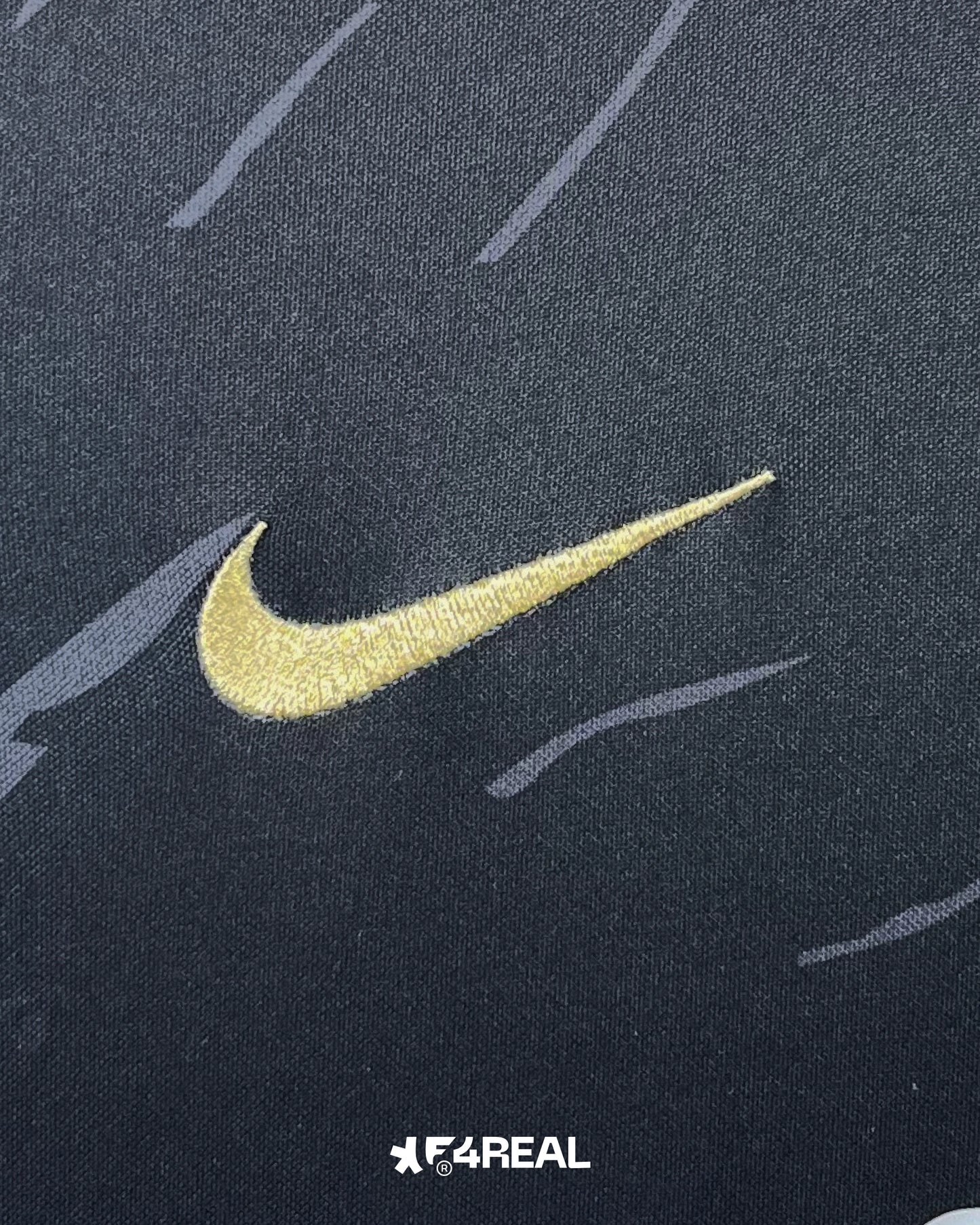 BRASIL SCHWARZ UND GOLD x CORTEIZ