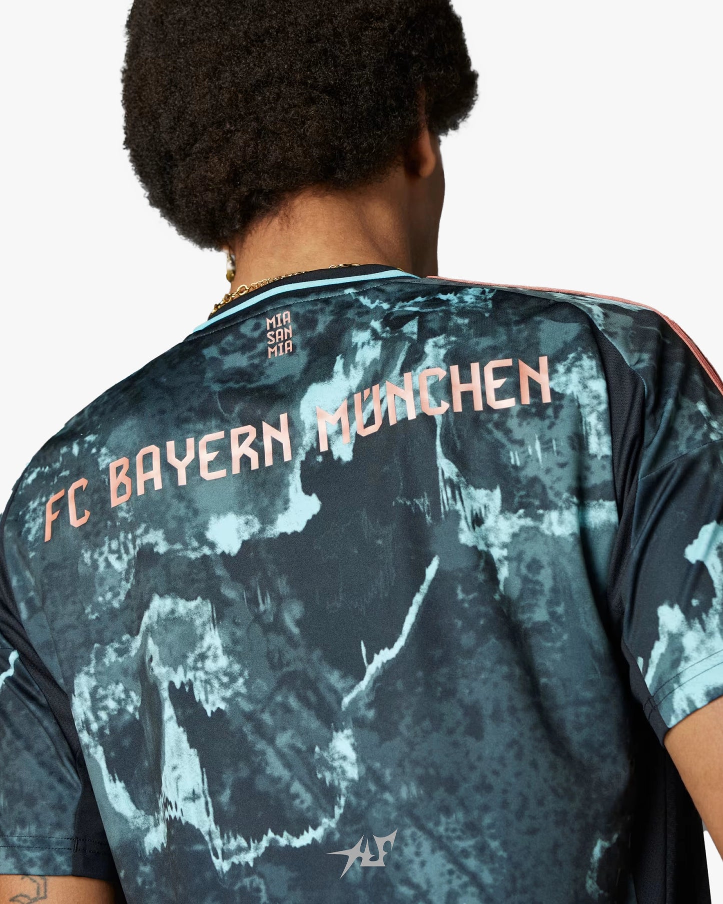 BAYERN MÜNCHEN 3. Trikot 2024